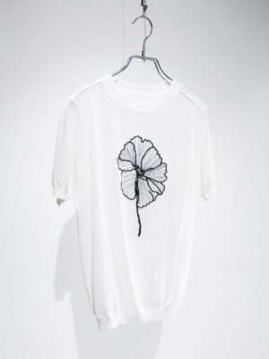 flower embroidery knit top